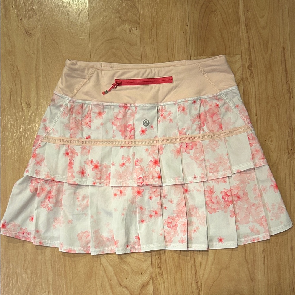 Women’s Pink Floral Lululemon Lightweight Tennis/Golf Skirt - Size 2 - Picture 3 of 5